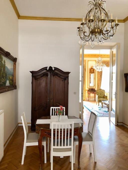 Baroque Danube Panorama Red Apartment Budapesta Exterior foto